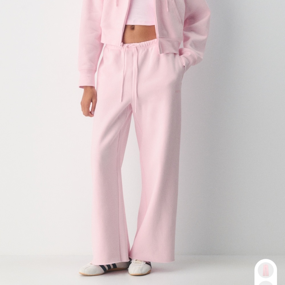 ARITZIA COZY SWEATFLEECE MEGA FLUTTER SWEATPANTS